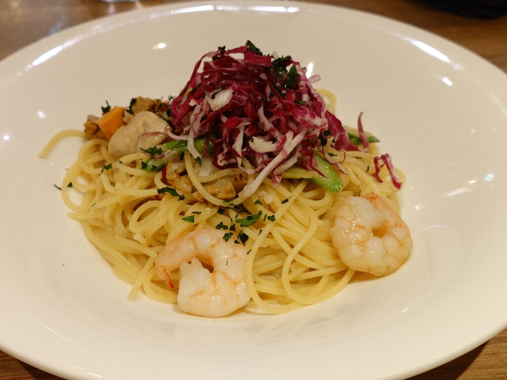 ミアボッカ 北海道産ホタテと海老、アスパラのペペロンチーノ